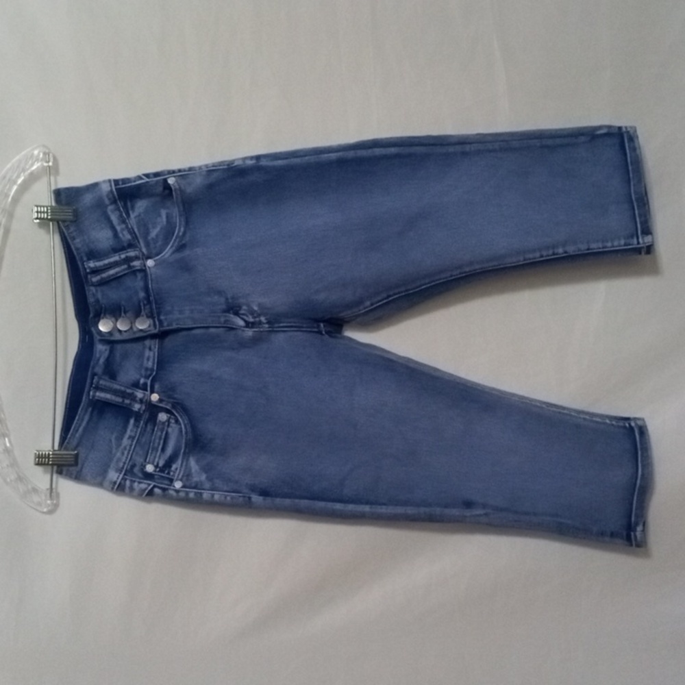 Women's Blue High-Waisted Jeans